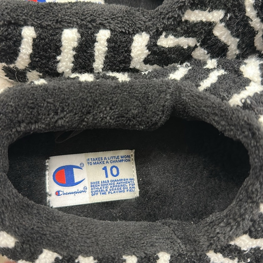 Champion slippers size 10 - Picture 5 of 5